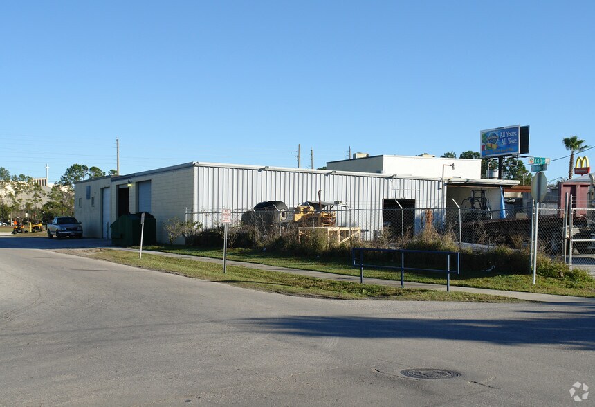 More Photos Of 3852 L B Mcleod Rd, Orlando Warehouse For Lease