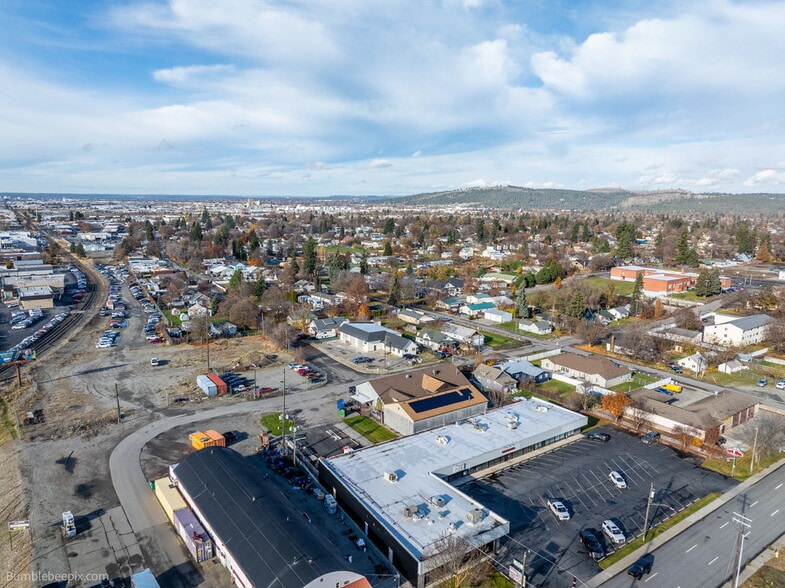 More Photos Of 104-106 N Hutchinson Rd, Spokane Valley Flex For Sale