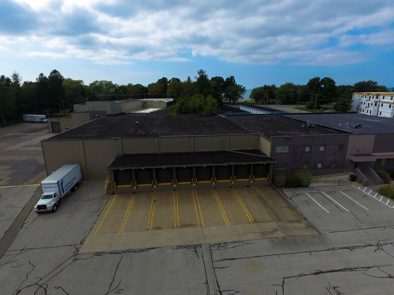 More Photos Of 3515 Lakeshore Dr, Saint Joseph Warehouse For Lease