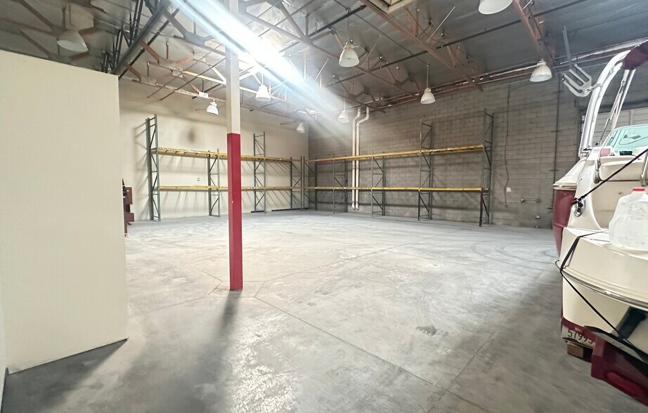 More Photos Of 12455 N 92nd Dr, Peoria Warehouse For Lease