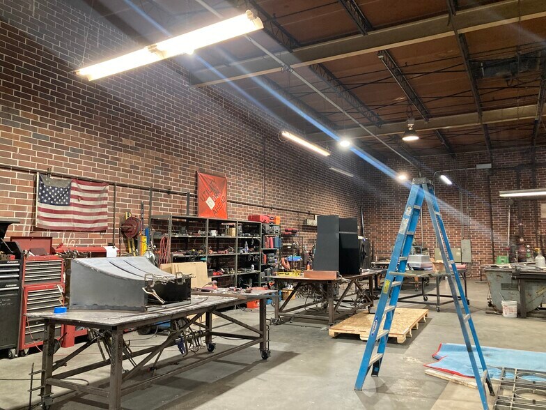 More Photos Of 979 Donnelly Ave SW, Atlanta Warehouse For Sale