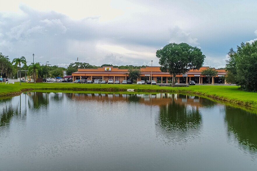 More Photos Of 4325 Lynx Paw Trail, Valrico General Retail For Lease