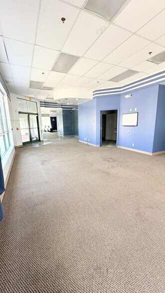 More Photos Of 6495 Quivira Rd, Shawnee General Retail For Lease