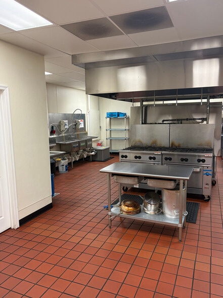 More Photos Of 13613-13637 Annapolis Rd, Bowie Storefront For Sale
