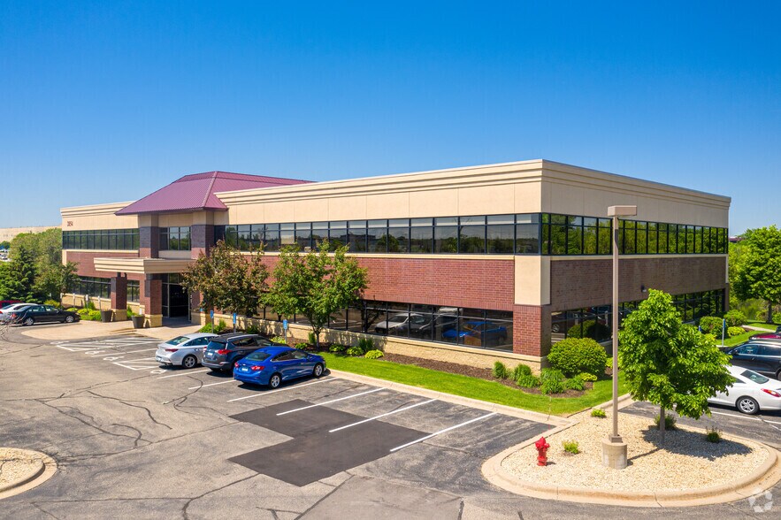 More Photos Of 860 Blue Gentian Rd, Eagan Unknown For Lease