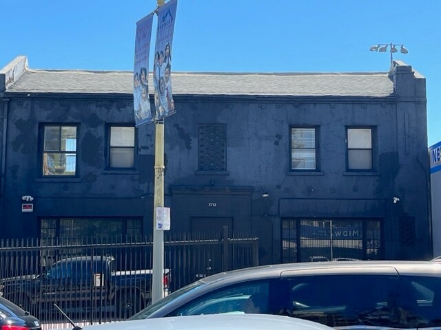 More Photos Of 3712 Beverly Blvd, Los Angeles Office For Lease