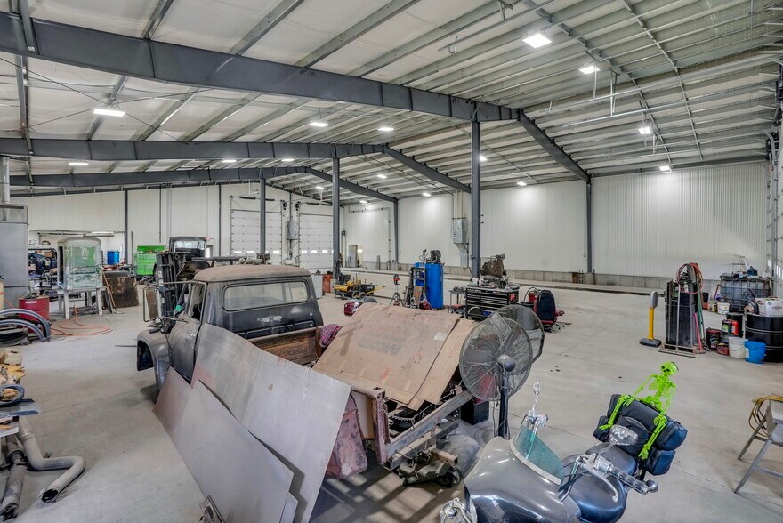 More Photos Of 6851 W Gerwoude Dr, Mc Bain Warehouse For Sale