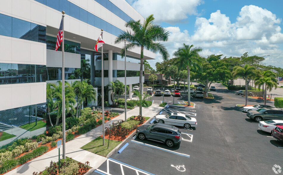 Primary Photo Of 6550 N Federal Hwy, Fort Lauderdale Office For Lease