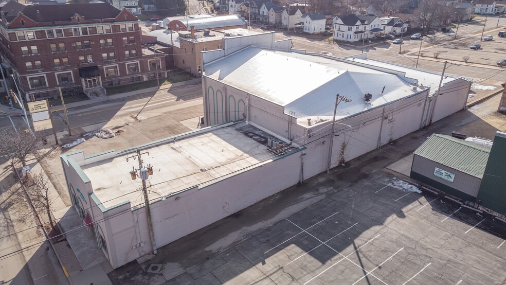 More Photos Of 210 W Spring St, Freeport Office For Sale