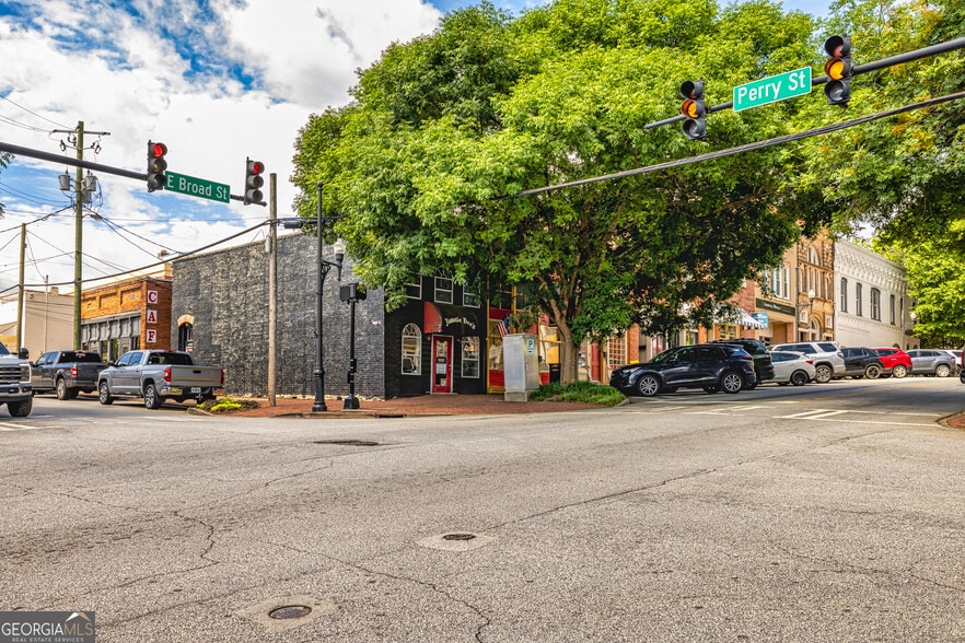 More Photos Of 15 Broad St, Newnan Storefront For Sale