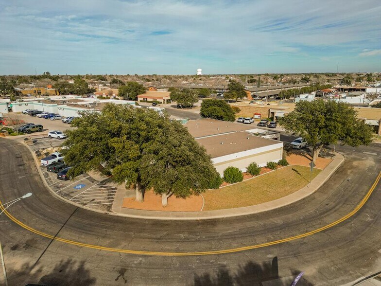More Photos Of 809 Tower Dr, Odessa Loft Creative Space For Sale