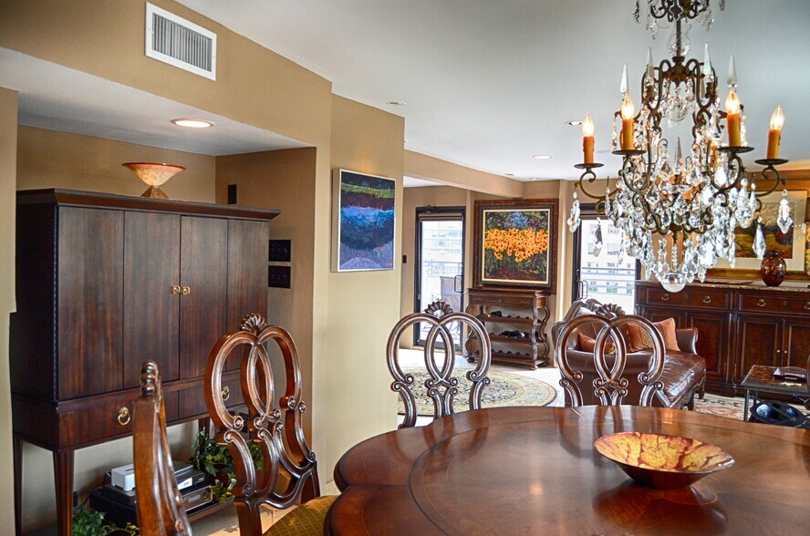 More Photos Of 126 E Main Plz, San Antonio Apartments For Sale