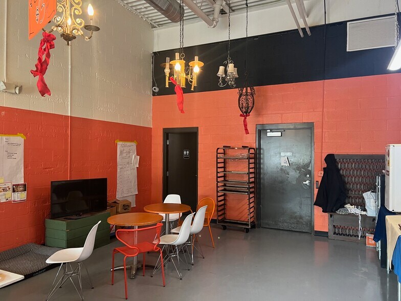More Photos Of 4731 Bellevue St, Detroit Warehouse For Lease