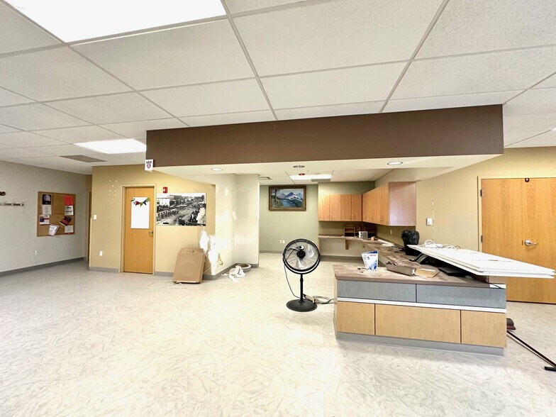 More Photos Of 901 Lincolnway, La Porte Medical For Sale