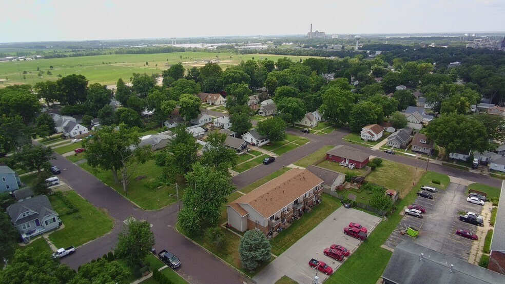 More Photos Of 429 South St, Pekin Apartments For Sale