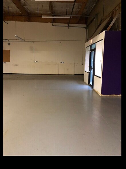 More Photos Of 302-376 NE 219th Ave, Gresham Light Manufacturing For Lease