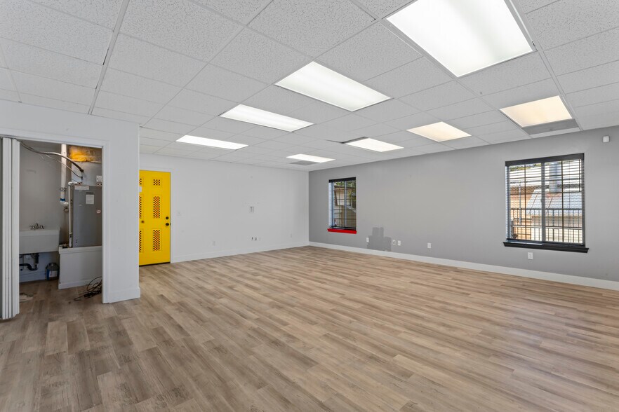 More Photos Of 31961 Hilltop Blvd, Running Springs Loft Creative Space For Sale