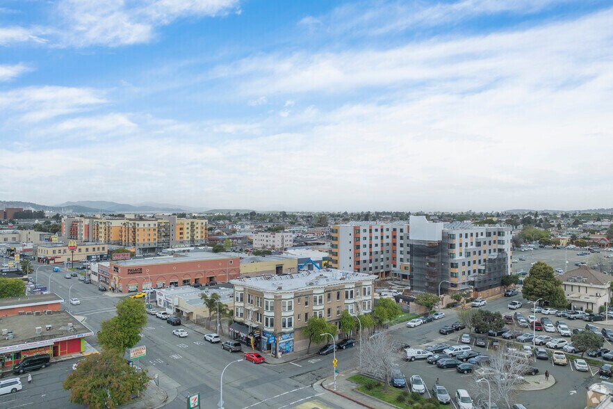 More Photos Of 315 25th St, Richmond Apartments For Sale