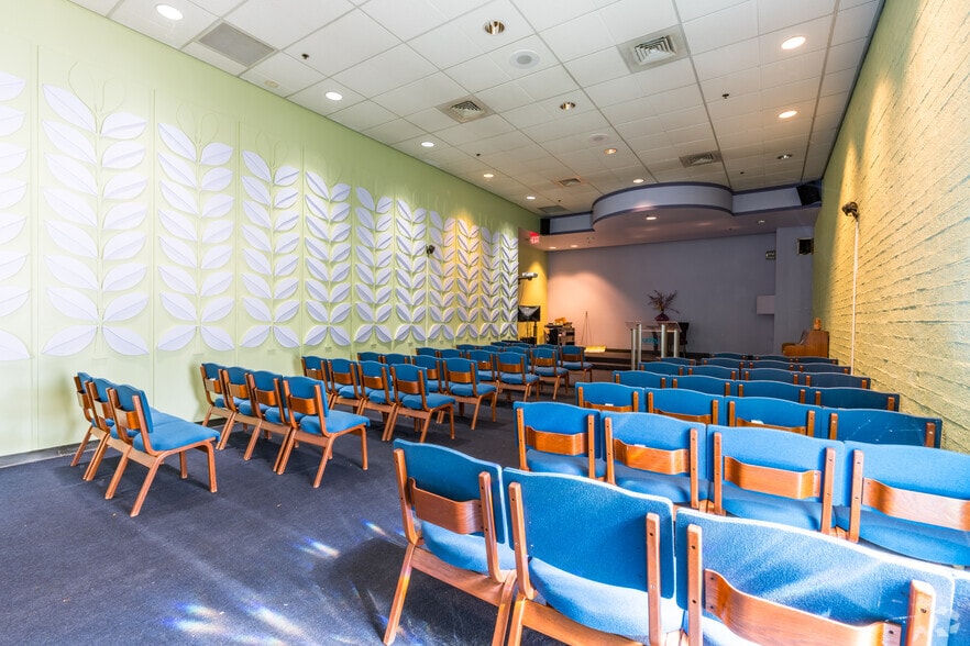 More Photos Of 9249 Folsom Blvd, Sacramento Religious Facility For Sale