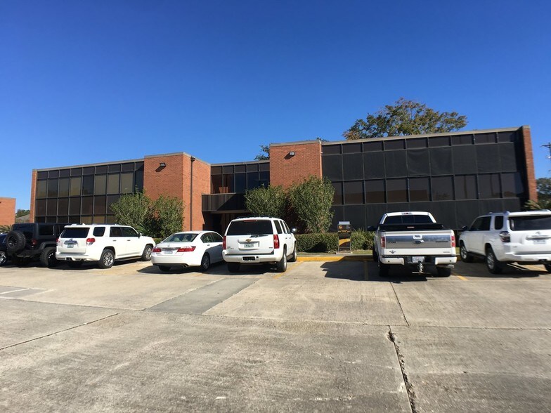More Photos Of 1720 Kaliste Saloom Rd, Lafayette Office For Lease