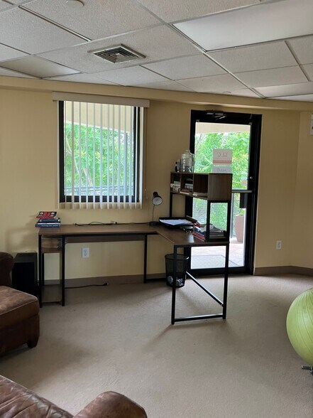 More Photos Of 141 N State Rd, Briarcliff Manor Village Medical For Lease