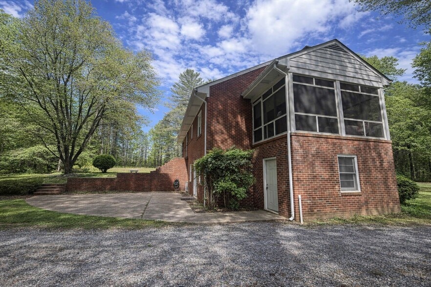 More Photos Of 7999 Fast Ln, Mechanicsville Apartments For Sale