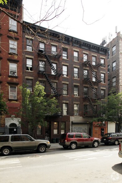 More Photos Of 231-233 E 4th St, New York Apartments For Lease