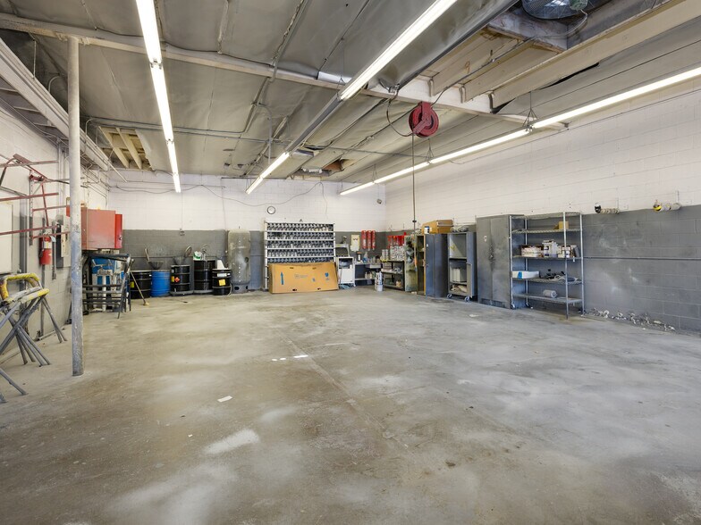 More Photos Of 717 E El Segundo Blvd, El Segundo Auto Repair For Sale