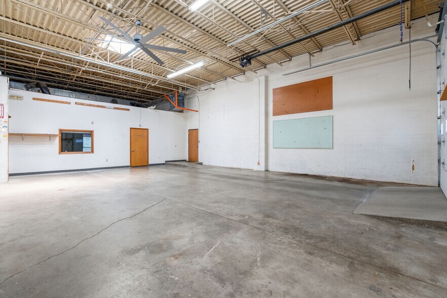 More Photos Of 311 N Waverly Ave, Springfield Warehouse For Lease
