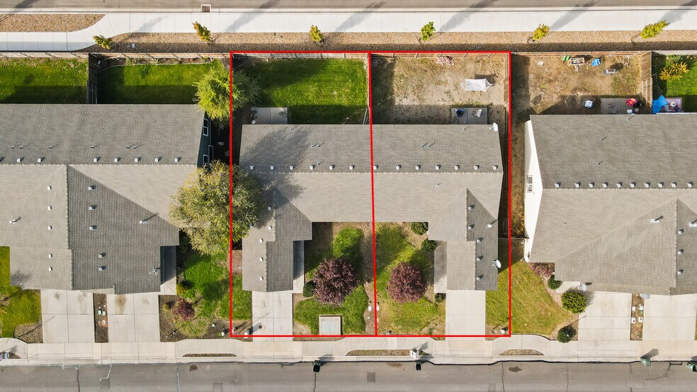 More Photos Of 302 SE Leisek Way, Madras Multifamily For Sale