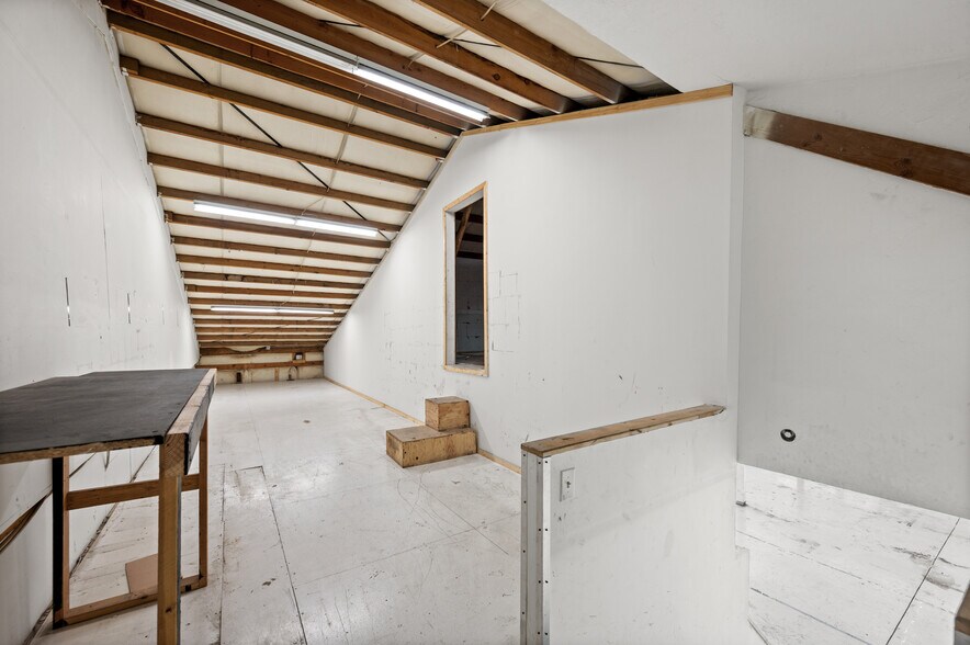 More Photos Of 4375 W Copper Hills Pky, West Jordan Warehouse For Lease