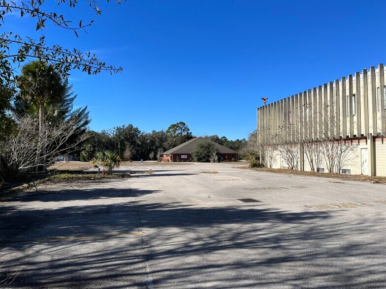 More Photos Of 407 E Ash St, Perry Medical For Sale