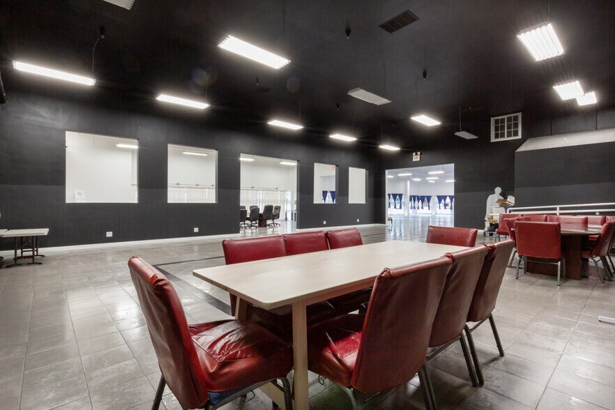 More Photos Of 505 S Main St, Santa Ana Storefront For Sale