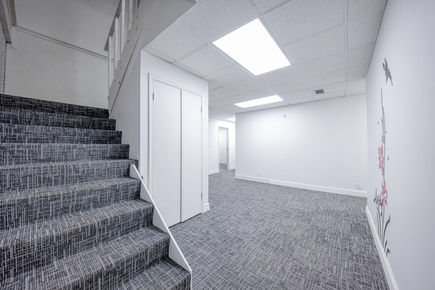 More Photos Of 226 Washington St, Newell Storefront Retail Residential For Sale