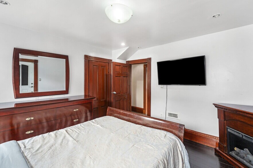 More Photos Of 47 Clinton St, Framingham Apartments For Sale