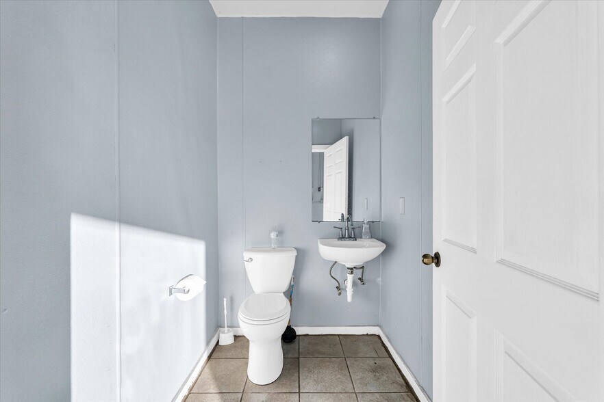 More Photos Of 501 E University Ave, Urbana Carwash For Sale