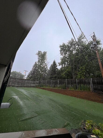 More Photos Of 2025 Rice St, Roseville Service For Sale