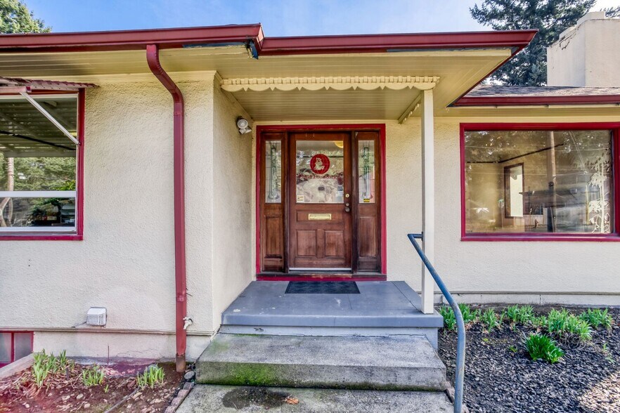 More Photos Of 2020 NE 102nd Ave, Portland Medical For Sale