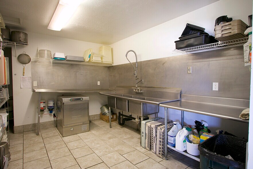 More Photos Of 31886 County Road 3, Eagle Bend Showroom For Sale