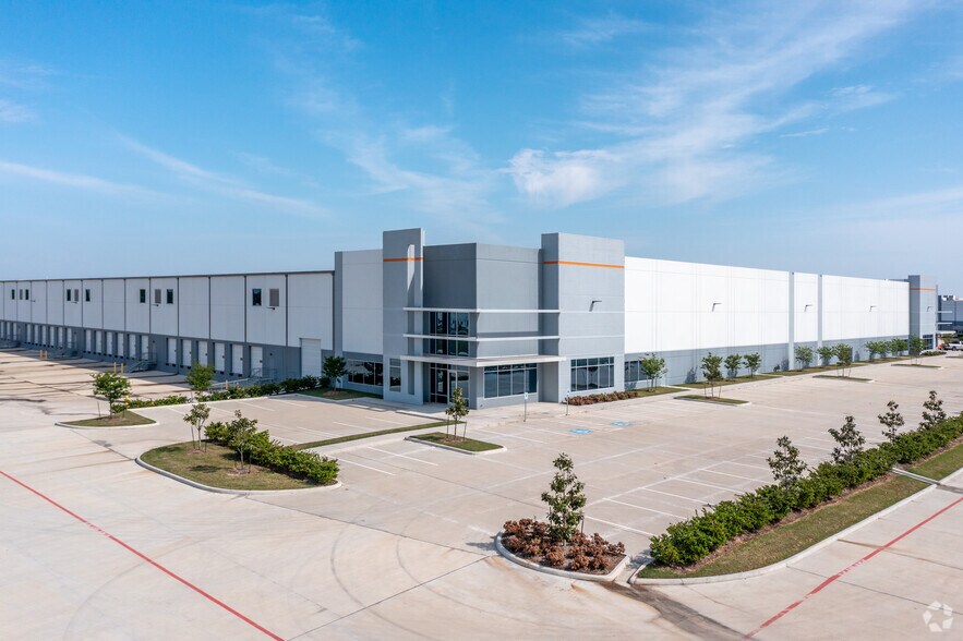 Primary Photo Of 411 Cravens Rd, Missouri City Warehouse For Lease