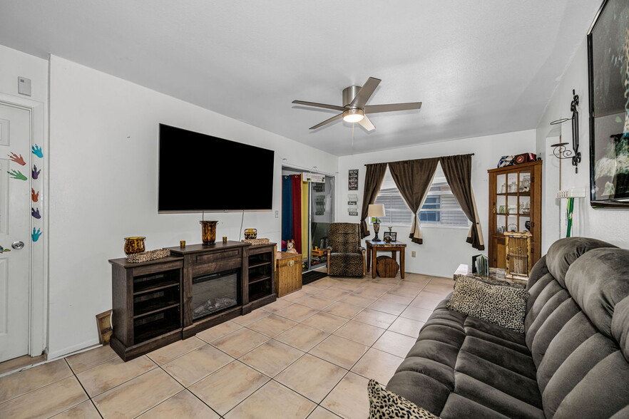 More Photos Of 1231 Illinois Ave, Palm Harbor Apartments For Sale