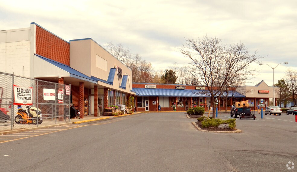 More Photos Of 1649 Columbia Tpke, Castleton On Hudson Freestanding For Lease