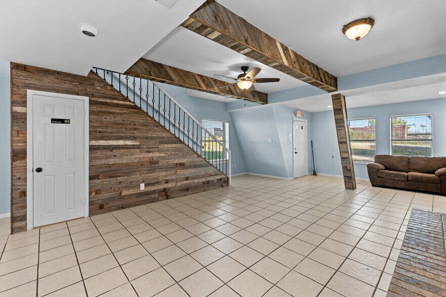 More Photos Of 20500 Keilman Ln, Pflugerville Loft Creative Space For Lease