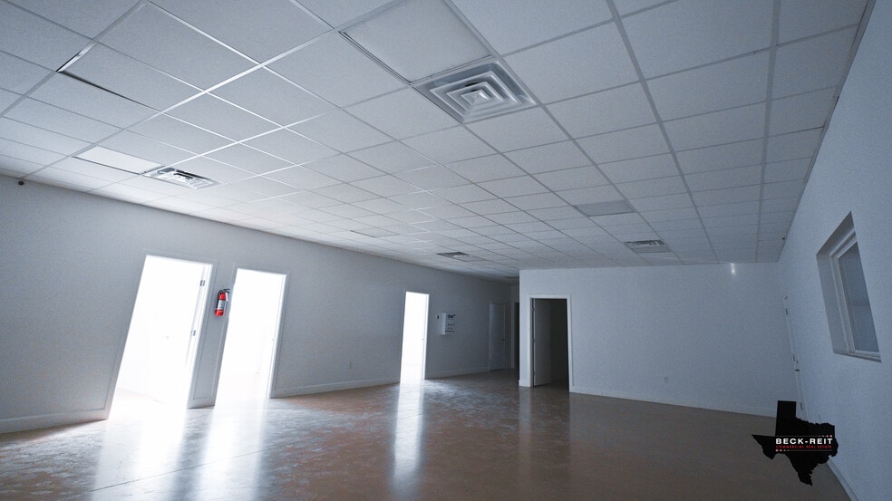 More Photos Of 12955 WRIGHT, Creedmoor Warehouse For Lease