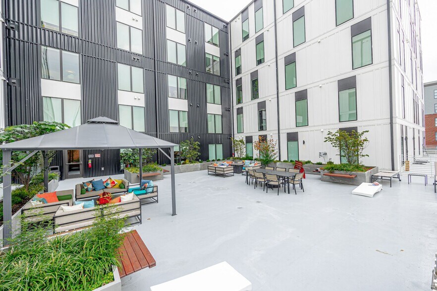 More Photos Of 366 E Broad St, Columbus Apartments For Lease