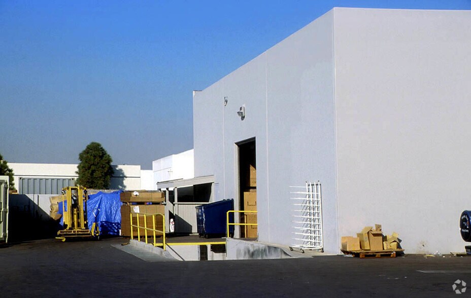 5451 Commercial Dr, Huntington Beach, CA 92649 Industrial For Lease