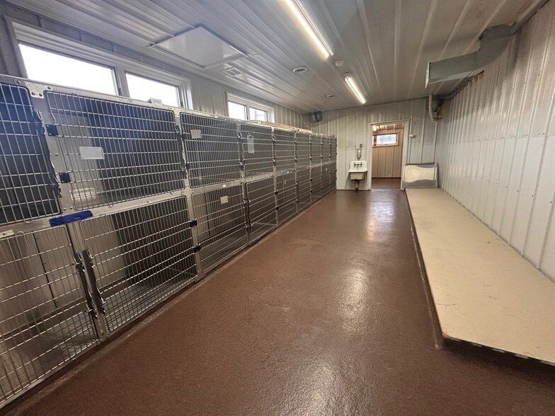 More Photos Of 191 Wallins Corners Rd, Amsterdam Medical For Sale