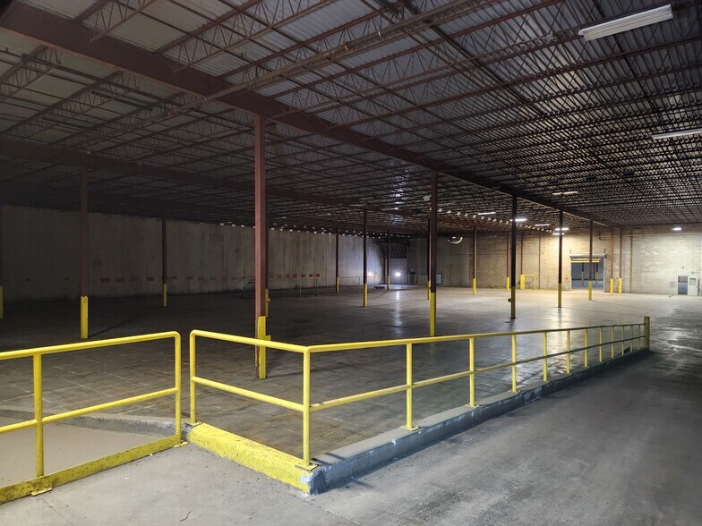 More Photos Of 128 15th St NW, Faribault Food Processing For Lease