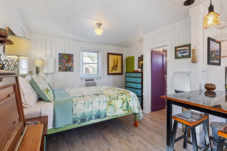 More Photos Of 12685 FL-24, Cedar Key Hotel For Sale