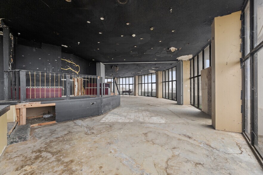 More Photos Of 1 S Main Ave, Laredo Hotel For Sale